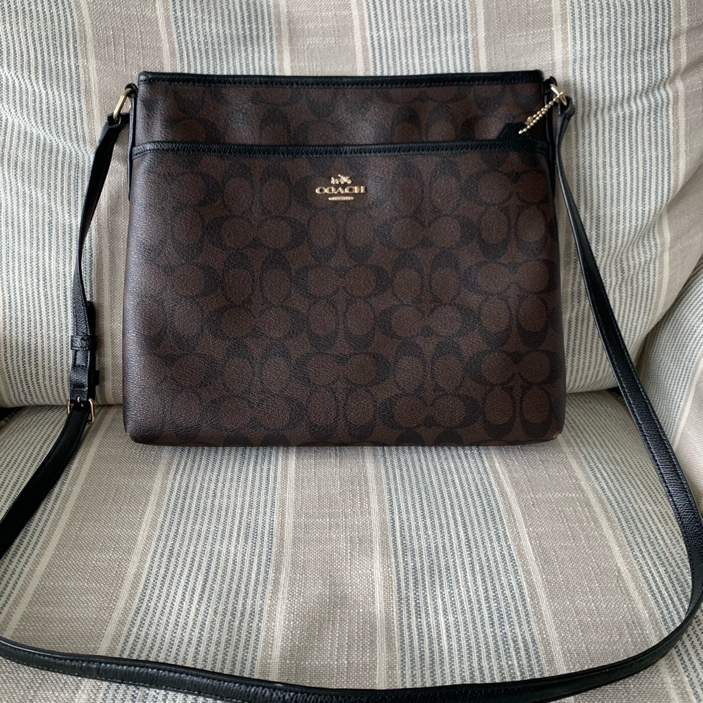 Signature Coach Messenger/Crossbody Bag